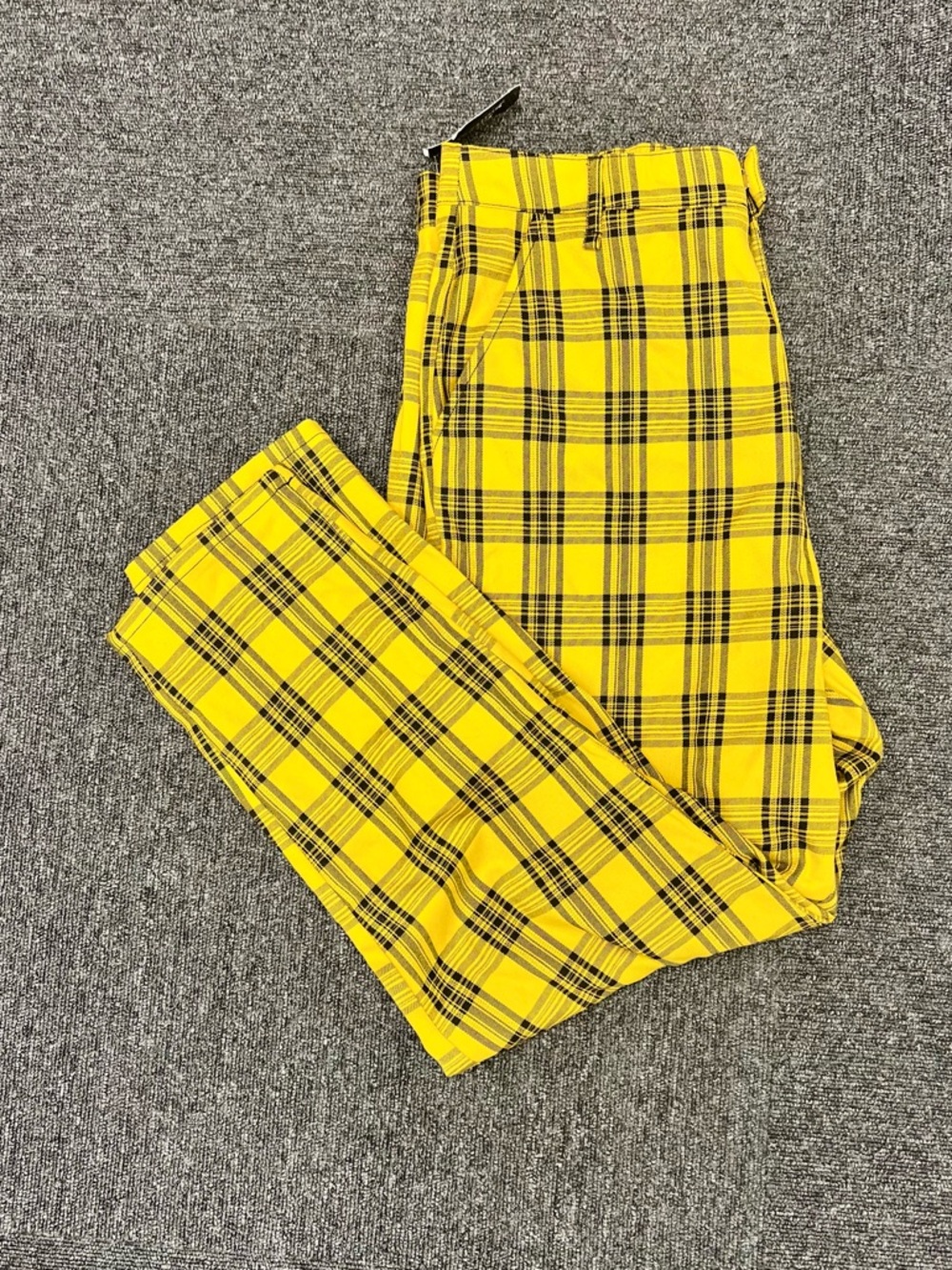 NWT Hot Topic Yellow & Black Plaid Cropped Pants- size XL - Picture 2 of 4